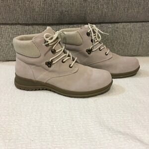 Wanderlust Boston Waterproof Hiking Boots Women's Size 8.5 N Beige Lace Up